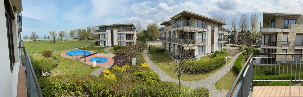 B-Home Resort Zamárdi Екстериор снимка